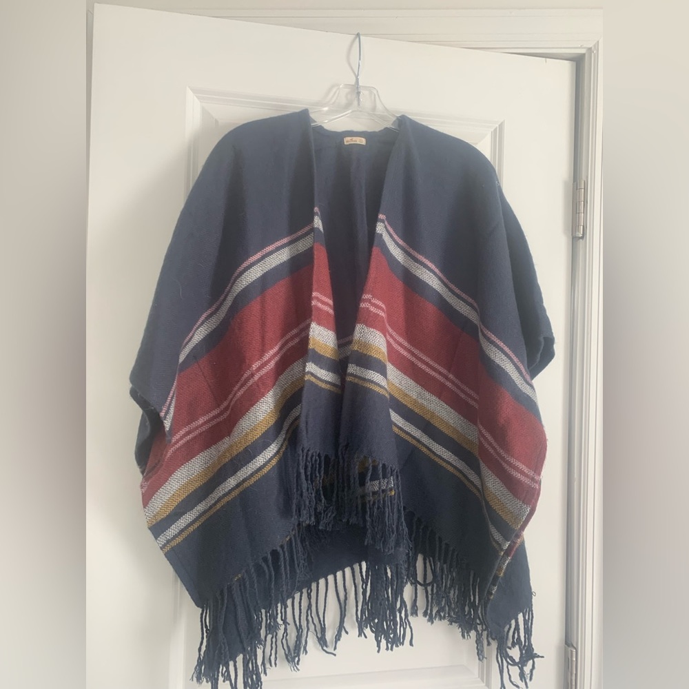 Hollister Fringe tassel poncho kimono
